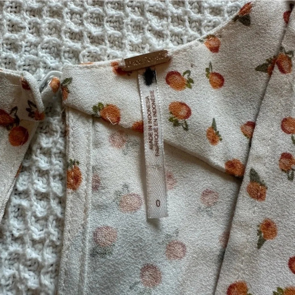 Free People Mia Jumpsuit size 0 peach print jumpsuit cream color - Picture 4 of 8